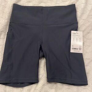 Athleta interval stash 7” shorts